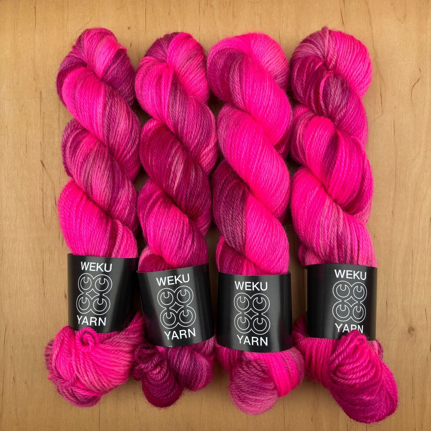Fuchsia - BFL & Romney DK